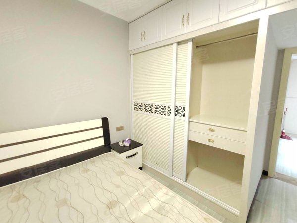 客厅有空调 中奥城c区精装大两房出租 附近滨江国际金马广场,合川租房