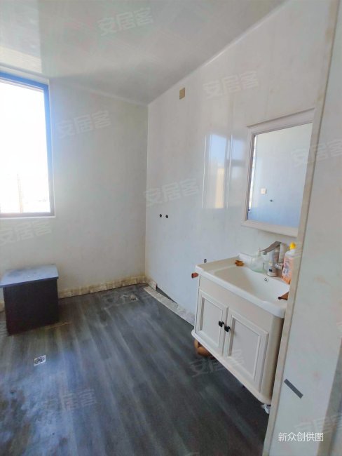 太原房产网>太原二手房>万柏林二手房>长风商务区二手房>太化蓝月湾>