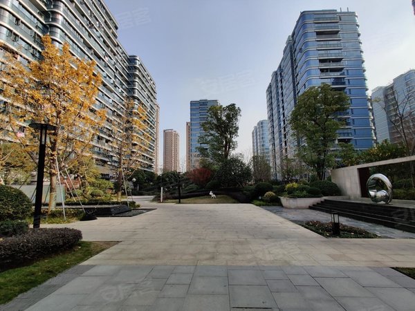 杭州拱墅汽车北站融信学院府安选保真地铁口融信学院府雍荣华庭复地