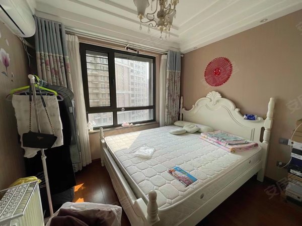 无锡新吴江溪富力城(房子真实存在)精装三房 实拍照片 保养很好 紧挨