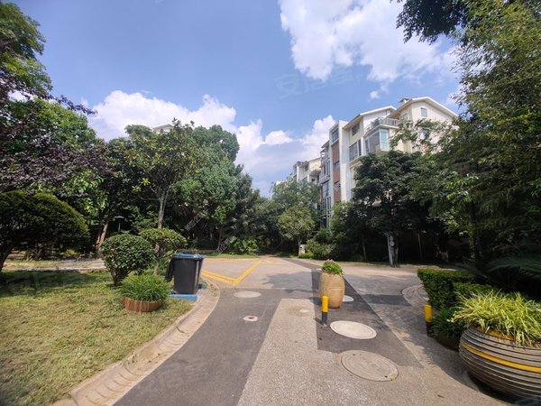 昆明西山滇池度假区滇池卫城蓝湾滇池卫城蓝湾 2跃3 5居室 近学校 近