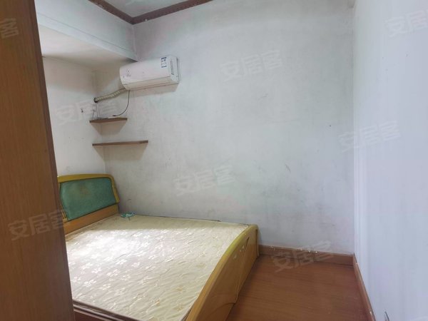 磨碟沙地铁口,电梯中层大三房,家私家电,可做员工宿舍,海珠租房-广州