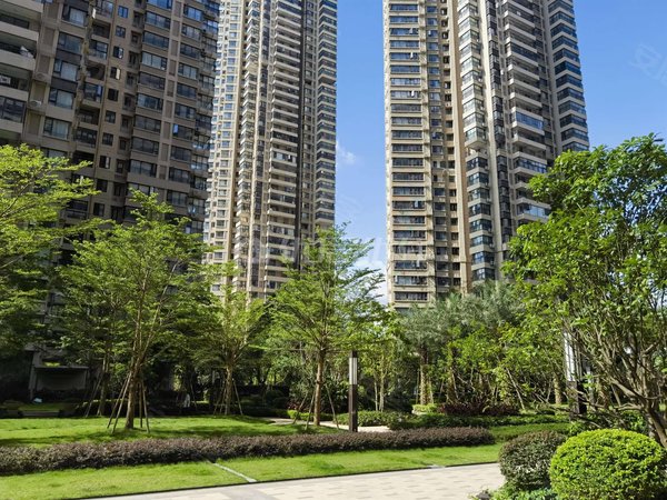 南宁兴宁区政府中海九玺中海九玺 精装3房 业主好说话 看房方便出租