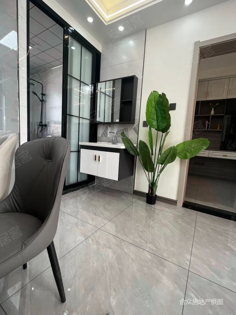 53街区同鑫水产八七南校中间层南北通透房主急售