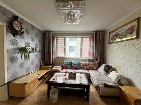 青岛莱西水集香格丽苑靠近万达  精装 中层 随时看房 家具家电齐全