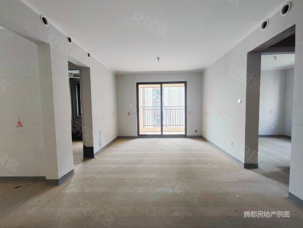 小高层三房 绿都澜湾椿园 双卫双阳台 随时看房 户型方正