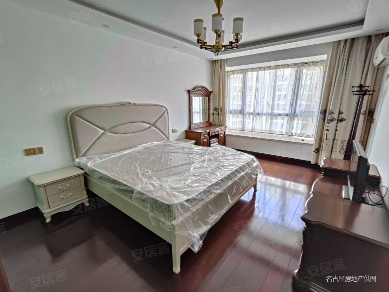 新出 地铁口 狮山cbd 吴宫丽都  全新装修大3房 有车位