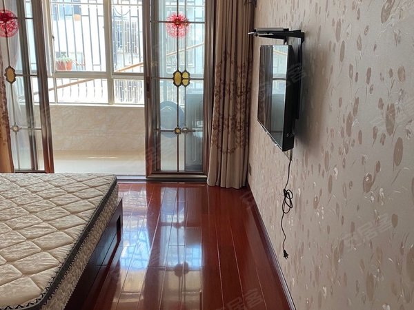 无锡宜兴新街新城苑(宜兴)新城苑3楼,2室2厅1书房,每月2600元出租房源