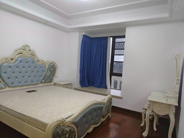 嘉兴南湖南湖街道荣安府(南湖)荣和花园豪华装修中央空调按摩椅三室