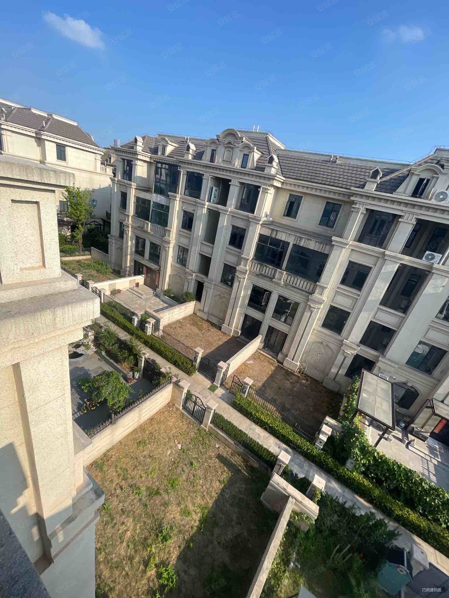 绿地卢塞恩小镇三期别墅