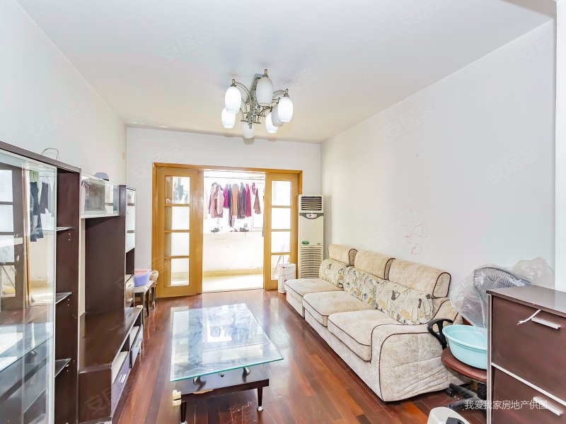 金龙花园南北通透大两房楼层好不靠路诚心出售