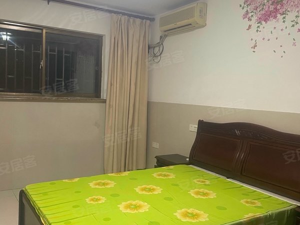 无锡宜兴宜城龙泽苑(北区)龙泽苑北区着地一楼70平方左右2室1厅,设施