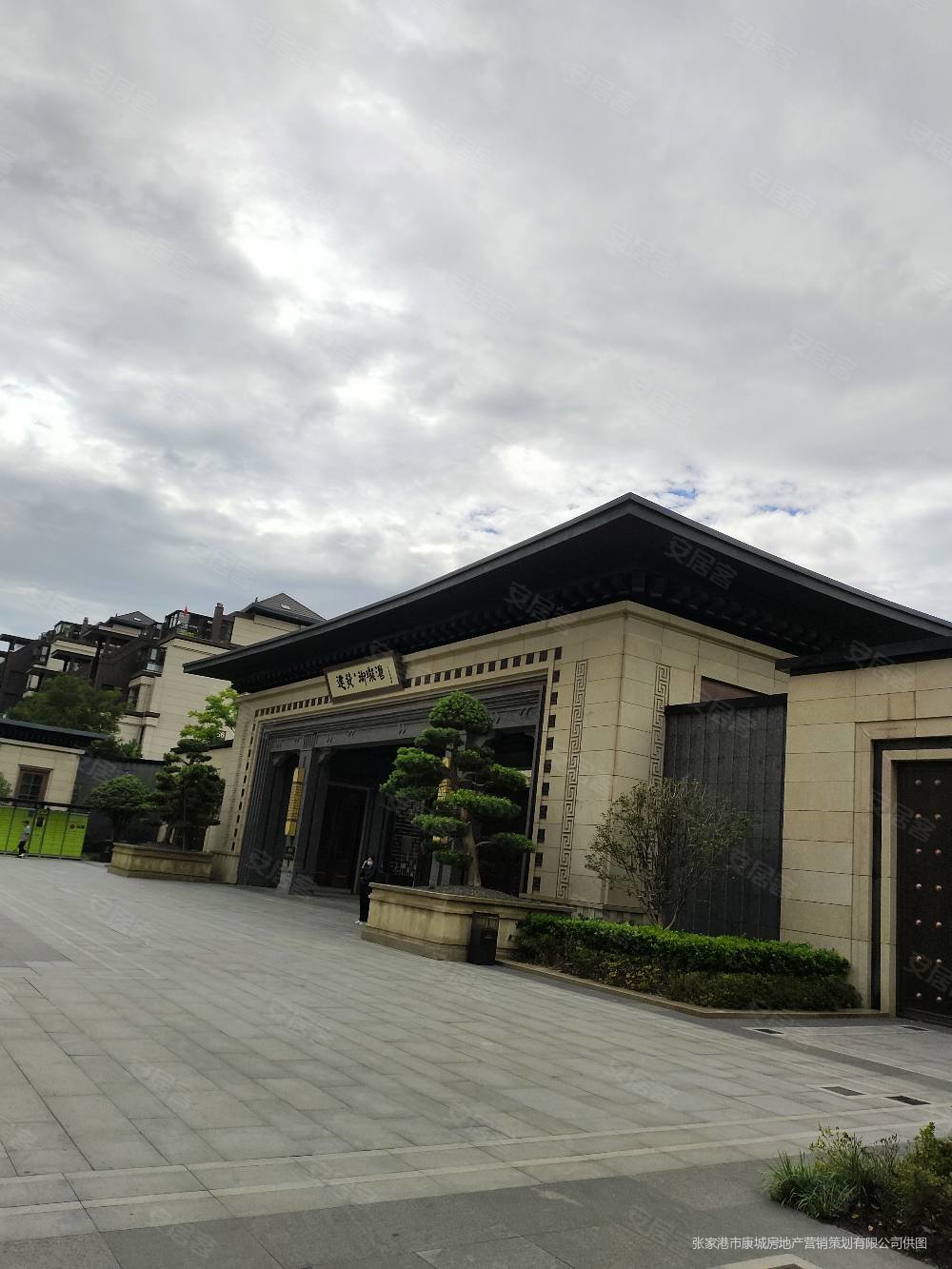 建发御珑湾 上叠位置好!价格便宜加车位只要335万就能拥有,建发御珑湾