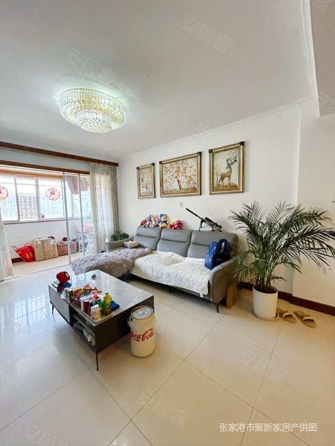 金谷小区三室两厅两卫75万满5