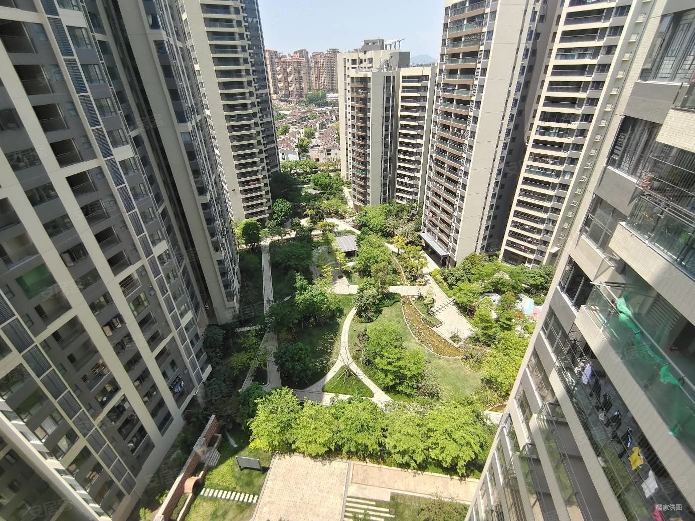 中洲半岛城邦5室2厅2卫149.24㎡南北149万