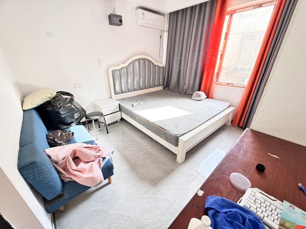 金华东阳东阳市中心新光天地(一期)烧煤气好乐多广场 星光汇对面附近两室一厅两卫带  投影仪出租房源真实图片