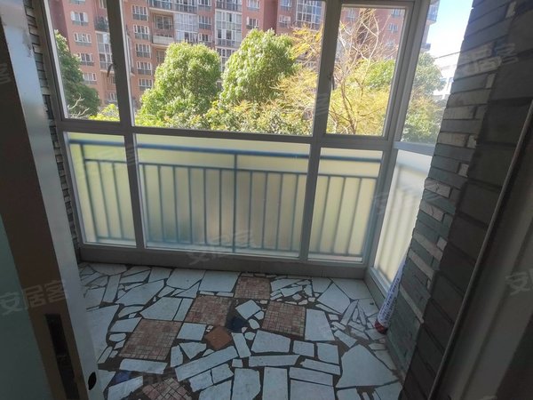 昆明官渡世纪城茗春苑茗春苑 带50平米大露台 可办公 位置很好 靠金源