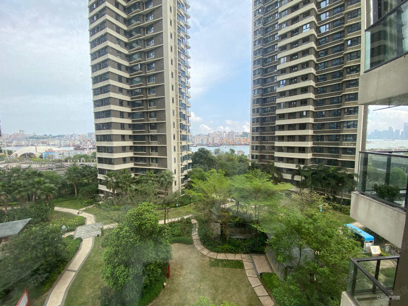 华发峰景湾港珠澳大桥南北通透双阳台全新装修拎包入住