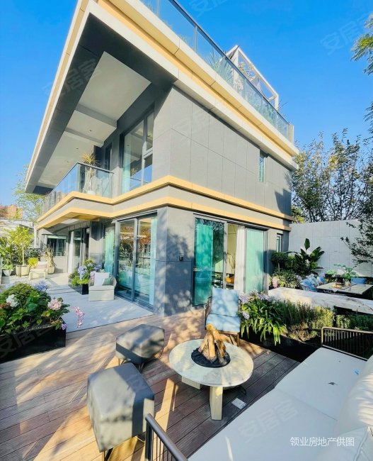 三利宅院白云渡4室2厅3卫102.14㎡南北300万