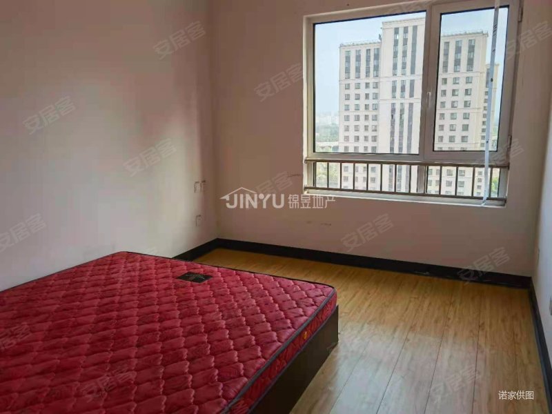 融创东岸名郡 房龄新 高绿化 出行方便 大两房 电梯房