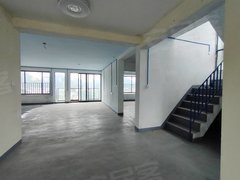 桂林象山中山南路价格好谈!万正西区260平顶楼复式四房带花园露台民水民电!出租房源真实图片