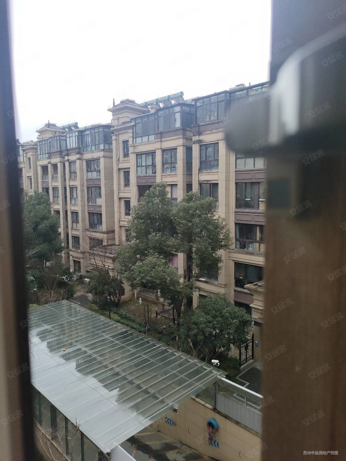 丽景湾复试上下两层成心出售