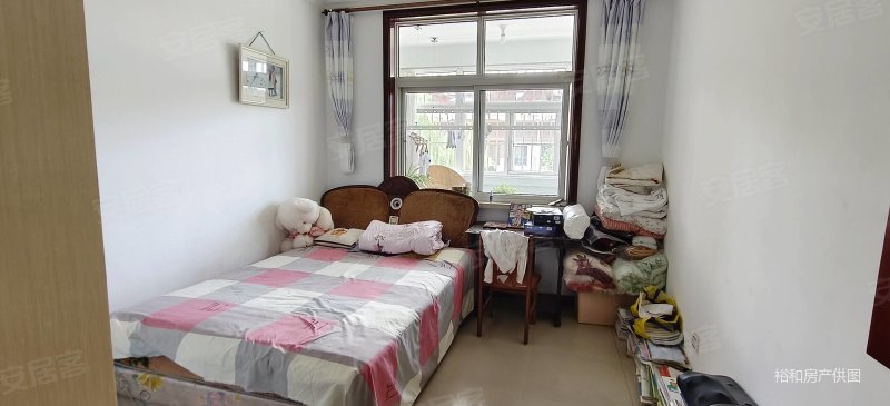 花园二楼130平大三室,带大车库67万