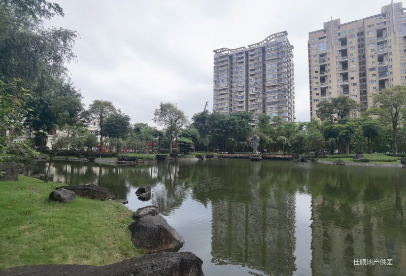 天骄峰景 双卫格局 出行方便 南北通透 环境好 精装好房,天骄峰景二手