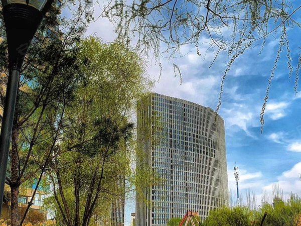 银川金凤森林公园森林半岛45克拉阳面临湖好房!可押一付一!