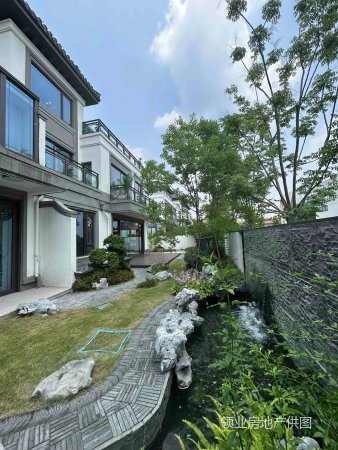 三利宅院白云渡4室3厅3卫109.7㎡南420万