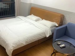 青岛崂山汽车东站月付 可短租 崂山万象汇 汽车东站 宜家 拎包入住 配套齐全出租房源真实图片