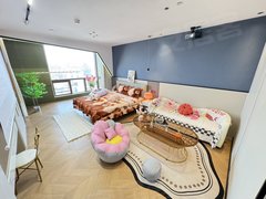 泉州石狮石狮泰禾广场八七路，金相夜市附近落地窗大单间，押一付一拎包入住出租房源真实图片