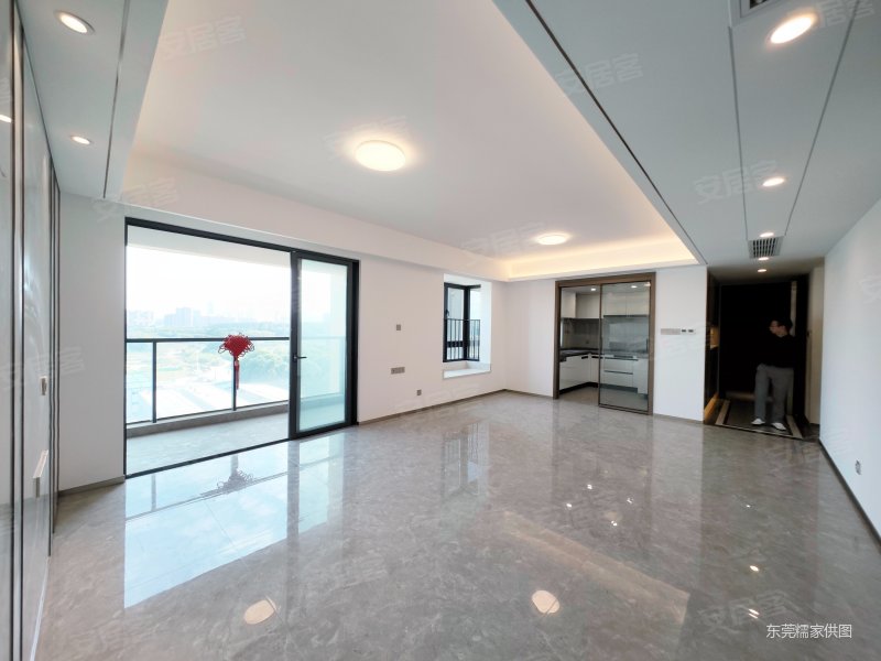 万象府4室2厅2卫127㎡南635万