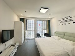 青岛市北洛阳路市北一号地铁口，电梯公寓，免中自己出，家具家电齐全出租房源真实图片