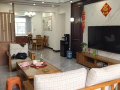 曲靖麒麟万达广场曲靖一中附近,胜峰学校旁,凤凰嘉园,大四房,家具家电齐全!出租房源真实图片