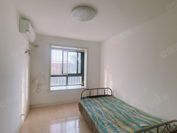 青岛胶州上合经济开发区万通花苑近海尔卡奥斯!低楼层!