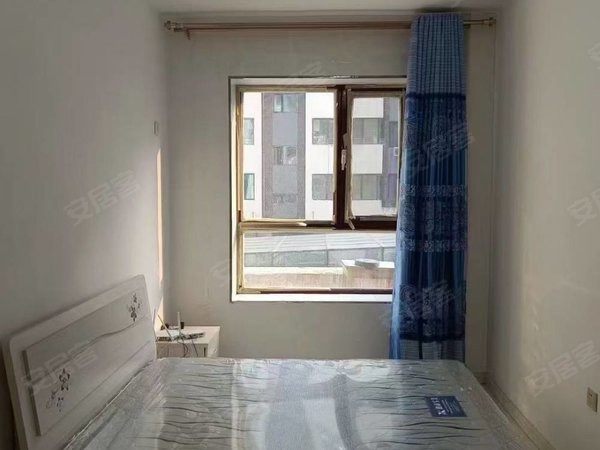 佳木斯向阳佳木斯大学七彩花园可短租,中山客运站,大学,二二四医院附近,七彩花园电梯2楼。出租房源真实图片