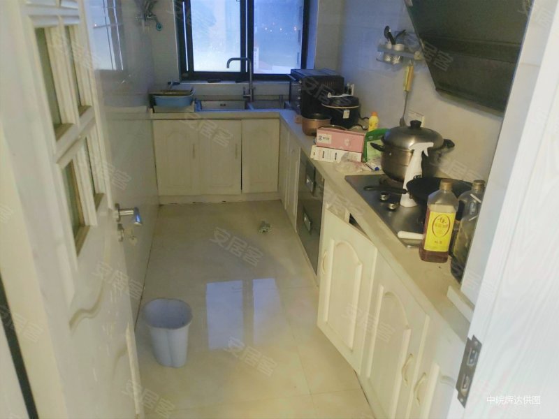 骆岗中央公园对面信达银杏尚郡三室两厅中高楼层诚心出售