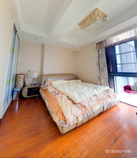 大五房豪装大平层中央空调地暖大厨房,九方城天玺二手房,650万,5室2厅