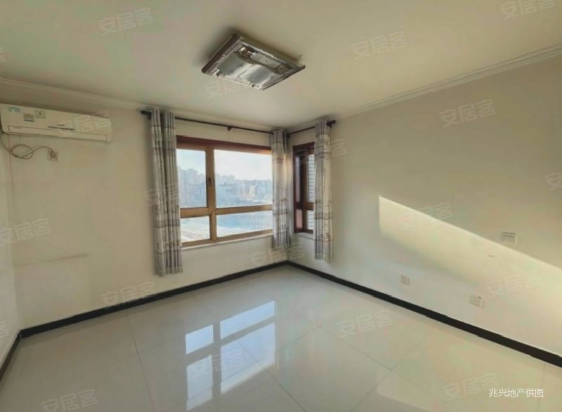 金隅7090双卫格局商圈成熟中间楼层采光好南北通透