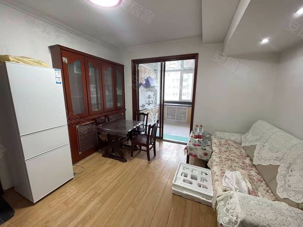 大连开发区东城天下裕民新苑裕民新苑电梯两室 家具家电齐全 有空调 包物业取暖近学校车站出租房源真实图片