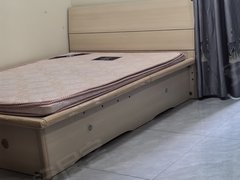 梅州兴宁兴宁商业城广场附近迎宾小区步梯大单间公寓，家私家电齐全，拎包入住带网络出租房源真实图片