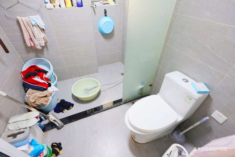 谭鑫培地铁口 东湖路    万豪世纪天街精装三房急售