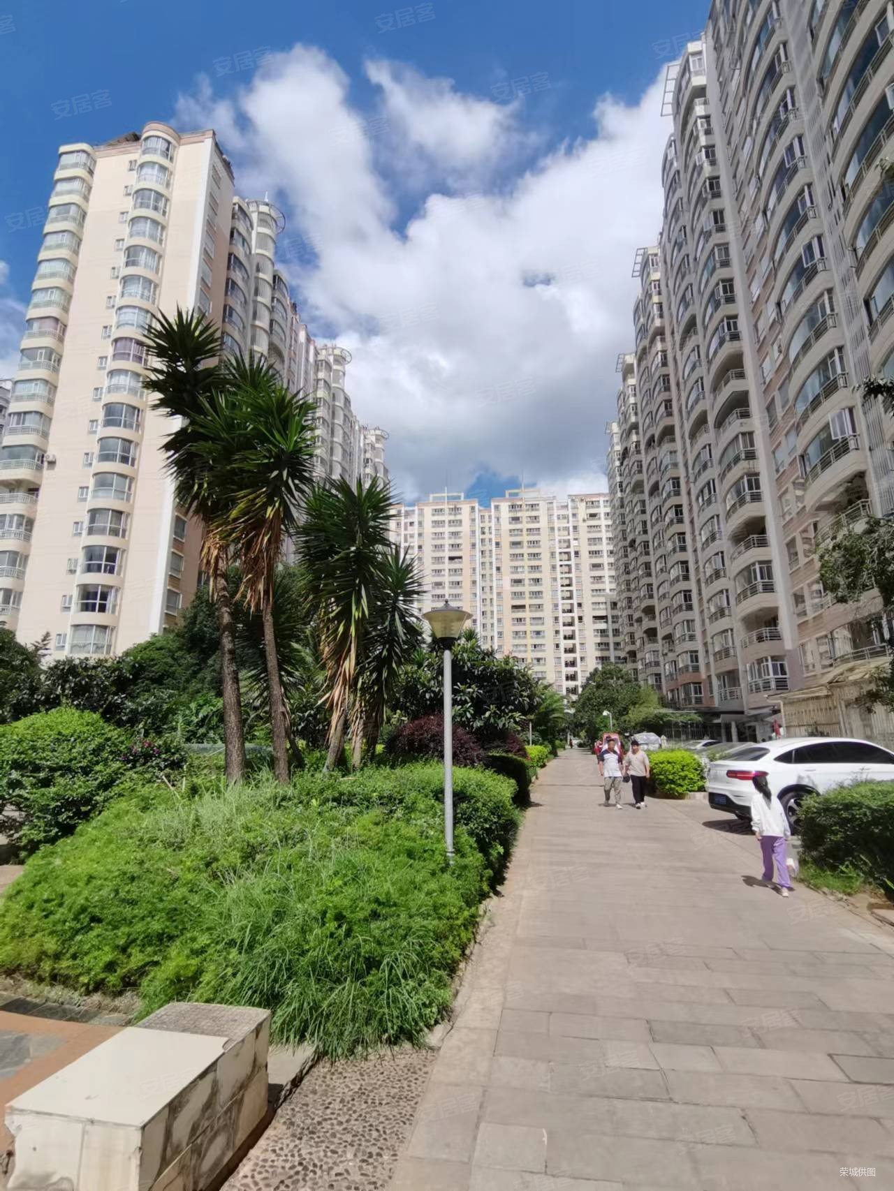 华龙人家3室2厅2卫131.46㎡南北140万