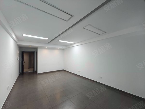 重庆江北观音桥红鼎国际名苑红鼎国际c座,适合办公美容美发出租房源