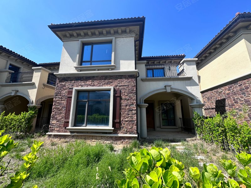 两层独栋别墅,精装修前排中间位置前后院子