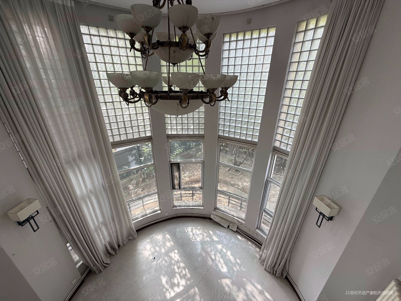 一栋洋房5室2厅3卫261.1㎡南北1680万