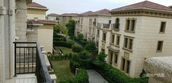 钓鱼台玫瑰园 庄园独栋湖景别墅 总价900万起 前后大花园