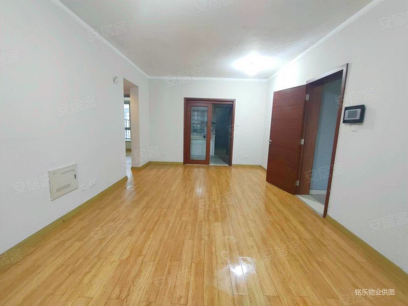 急售  带两地牌  格力香樟两房带入户花园