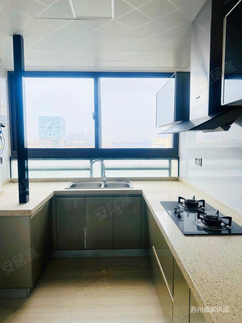 急卖 领域137平 3室2卫 楼层好采光好,皇家领誉二手房,180万,3室2厅,2